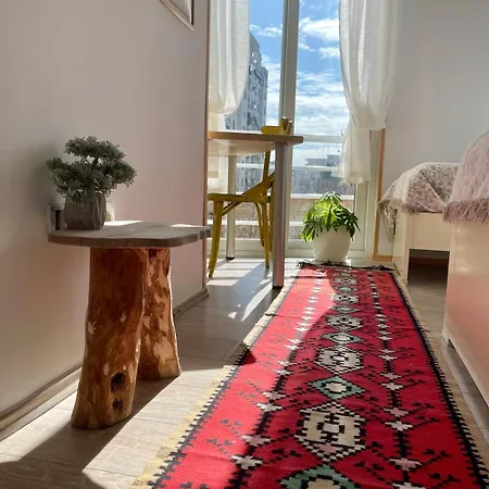 Capital * Τίρανα