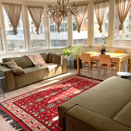 Capital Τίρανα