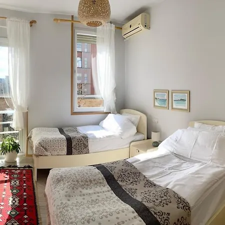 Capital Apartment *